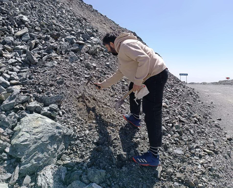 Geoloq alimlər işğaldan azad edilmiş ərazilərdə radioekoloji tədqiqatlar&nbsp;aparırlar