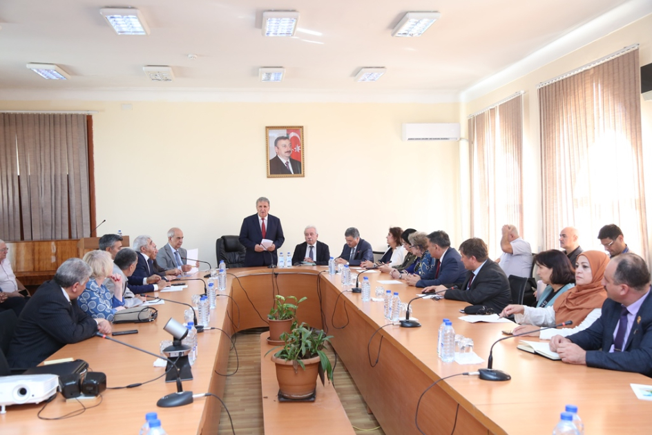 Yaşıl enerji və ekoloji problemlərin fəlsəfəsi mövzusunda elmi konfrans&nbsp;keçirilib