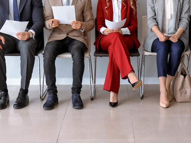 Dövlət 491 nəfəri müsahibə yolu ilə işə&nbsp;götürəcək