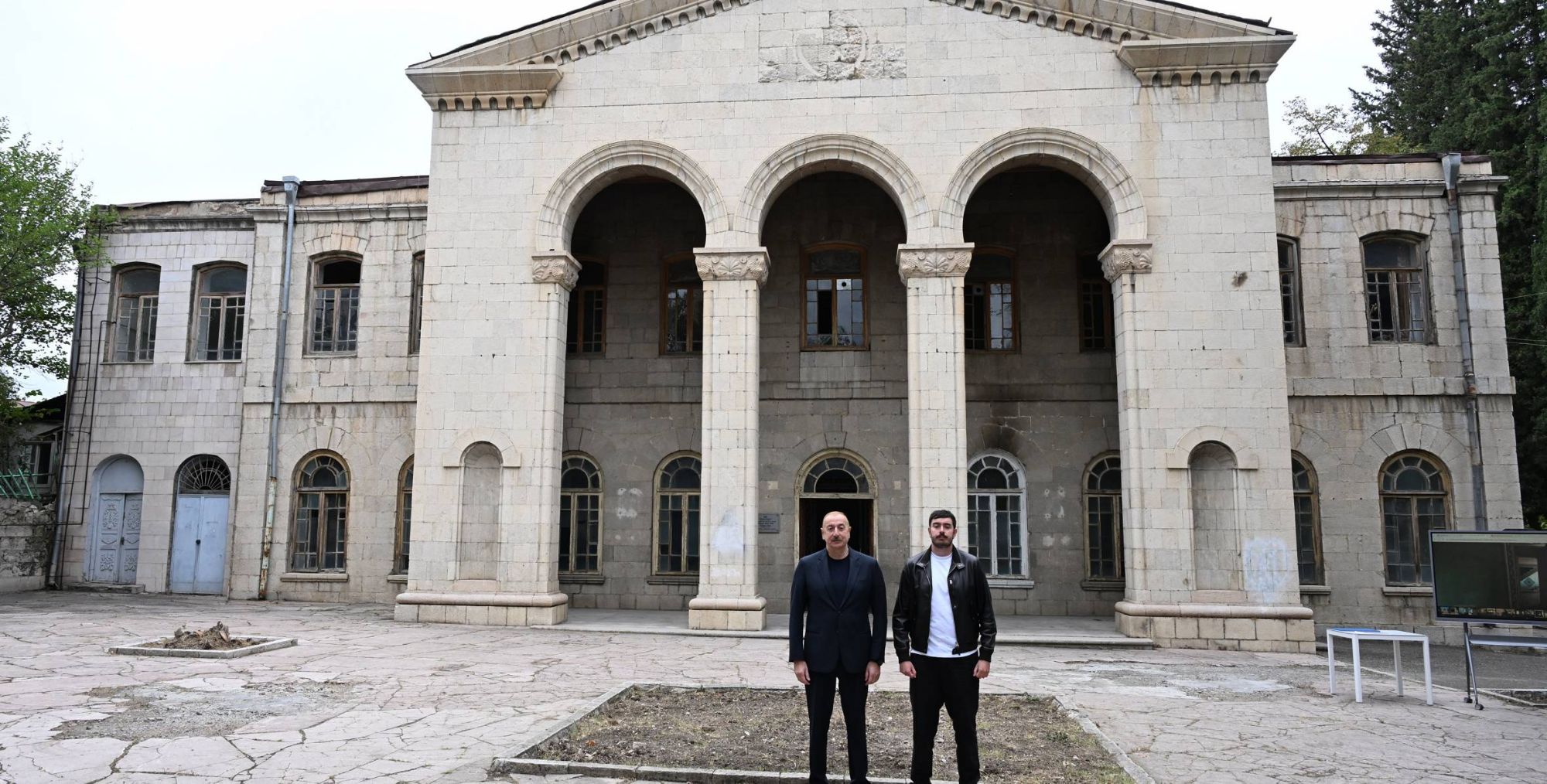 Xankəndi Dövlət Dram Teatrının binasının əsaslı təmirə ehtiyacı&nbsp;var