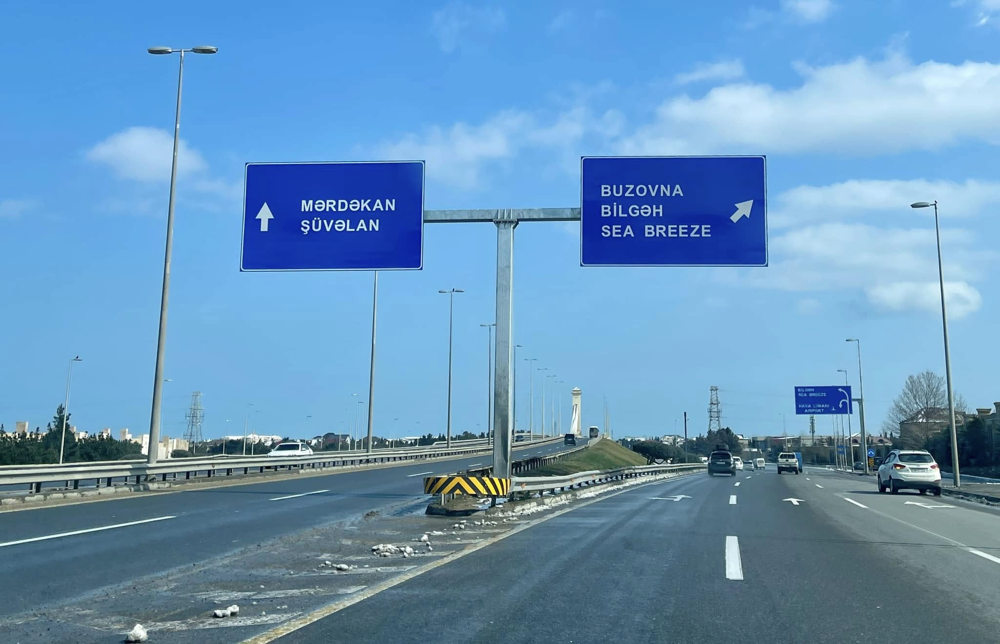 Yol nişanlarında Nardaran əvəzinə “Sea Breeze” yazılmasına reaksiya cavabsız&nbsp;qalmadı