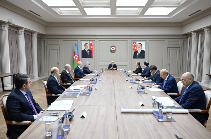 Ölkə ərazisindəki qəzalı binalara görə rəsmi qurumlar&nbsp;toplaşdı