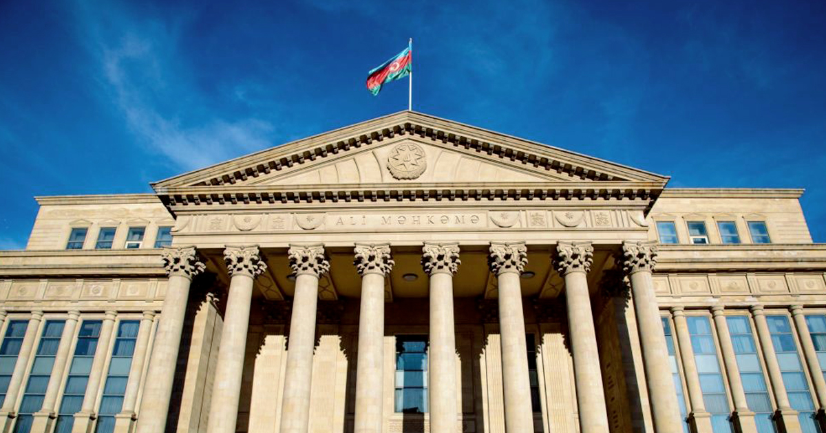 Bu halda işdən çıxarılan işçiyə əmək haqqı&nbsp;ödənilməlidir