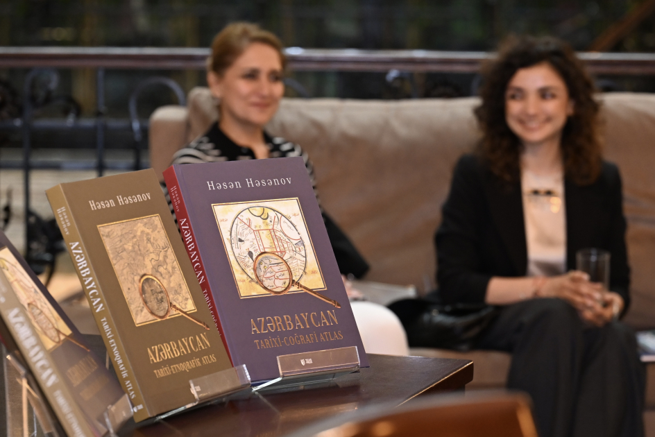 bp Tarixi-coğrafi xəritələrdə Azərbaycanın ölkə kimi formalaşmasını araşdıran iki kitab nəşr&nbsp;edib