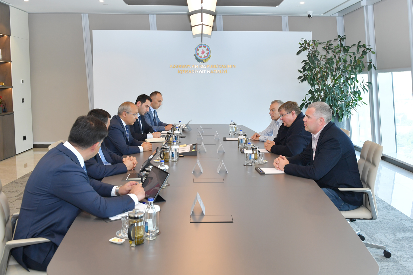 “Araz Vadisi İqtisadi Zonası”nda həyata keçirilən mebel klasteri layihəsi müzakirə&nbsp;olunub